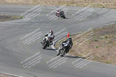 media/Apr-20-2025-AHRMA (Sun) [[393a79c373]]/Race/group 10 early race/Turn 4b/